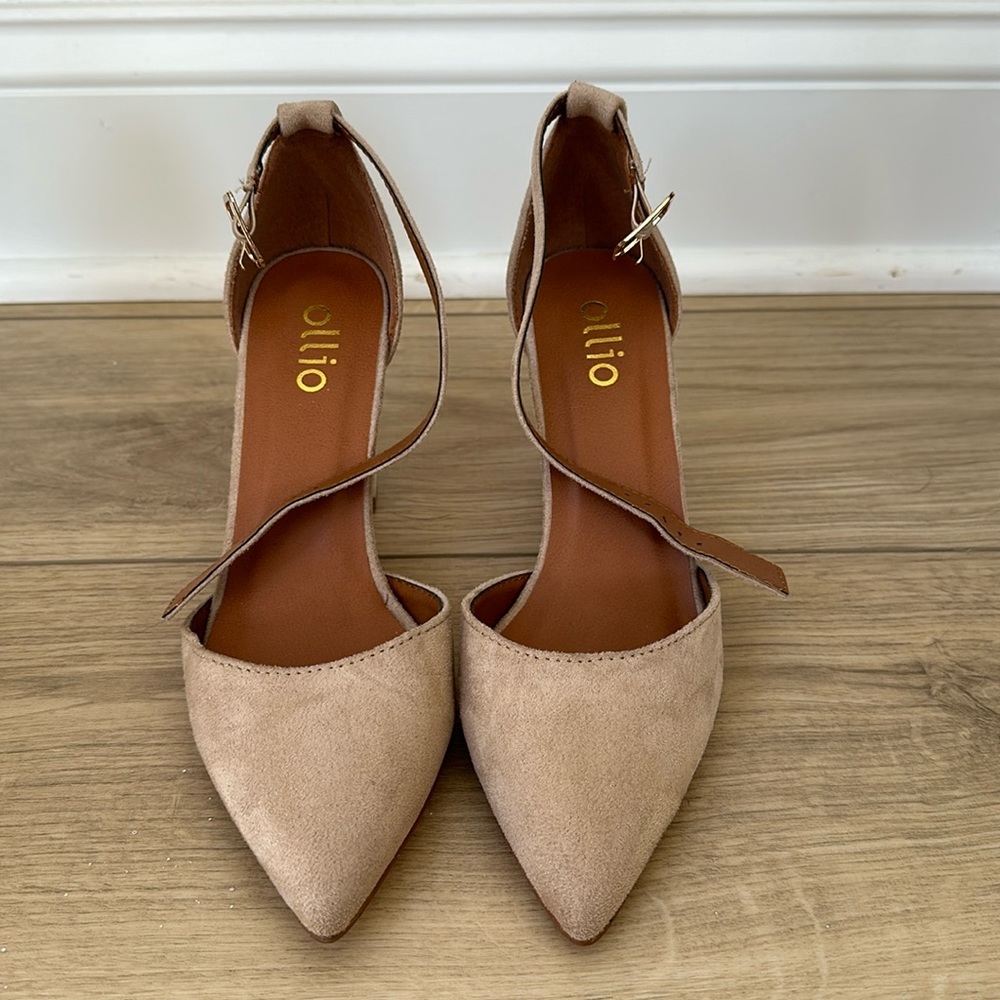 Ollio Taupe Ankle Strap Block Heel Size 6